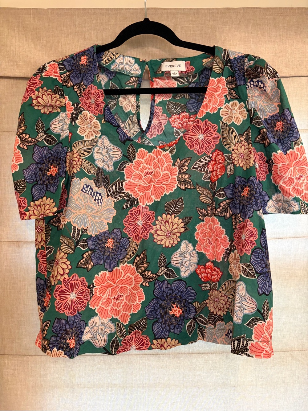 Evereve Green Floral Short Sleeve Blouse with Keyhole
